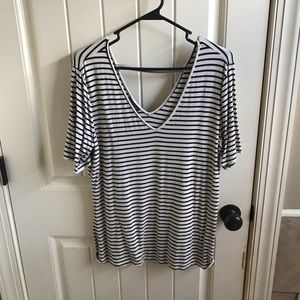 Striped low cut Tee
